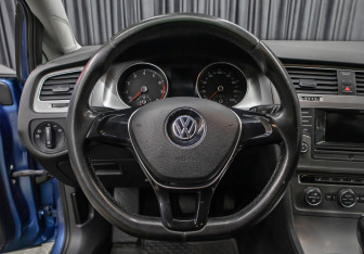 Подержанный автомобиль Volkswagen Golf Hatchback 2013 года (9 фото)