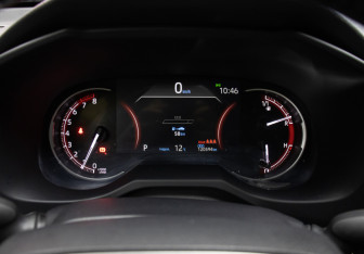 Подержанный автомобиль Toyota RAV4 2021 года (11 фото)