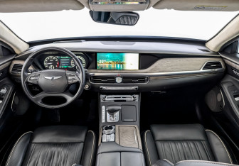 Подержанный автомобиль Genesis G90 2022 года (14 фото)