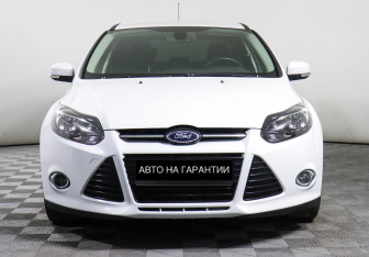 Подержанный автомобиль Ford Focus Sedan 2013 года (2 фото)