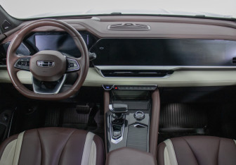 Подержанный автомобиль Geely Monjaro 2023 года (13 фото)