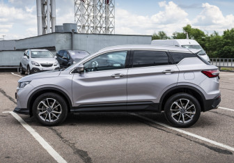 Подержанный автомобиль Geely Coolray 2023 года (8 фото)