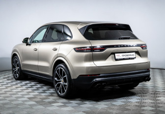 Подержанный автомобиль Porsche Cayenne 2018 года (7 фото)