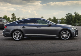 Подержанный автомобиль Audi A5 Liftback 2021 года (4 фото)