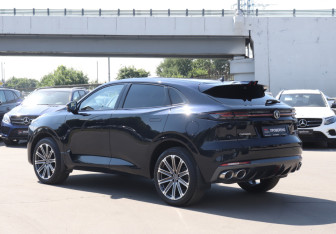 Подержанный автомобиль Changan UNI-K 2023 года (7 фото)