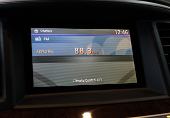 Подержанный автомобиль Infiniti QX60 2017 года (15 фото)