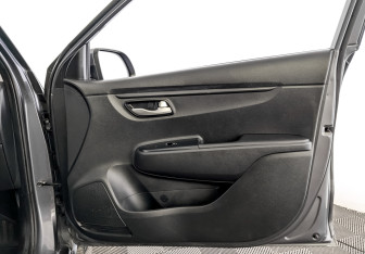 Подержанный автомобиль Kia Rio Hatchback 2021 года (24 фото)