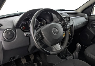 Подержанный автомобиль Nissan Terrano 2021 года (15 фото)