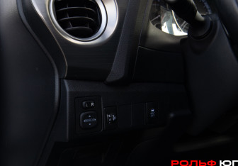 Подержанный автомобиль Toyota Auris Hatchback 2014 года (19 фото)