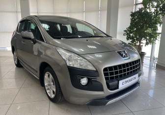 Подержанный автомобиль Peugeot 3008 2011 года (3 фото)
