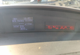 Подержанный автомобиль Mazda 3 Sedan 2011 года (15 фото)