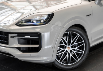 Новый Porsche Cayenne 2025 (4 фото)