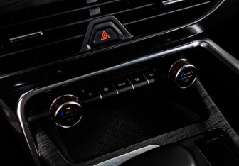 Подержанный автомобиль Geely Tugella 2023 года (23 фото)