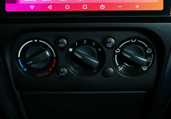 Подержанный автомобиль Suzuki SX4 Hatchback 2012 года (14 фото)