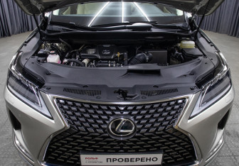 Подержанный автомобиль Lexus RX 2022 года (9 фото)
