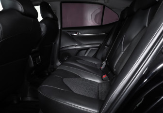 Подержанный автомобиль Toyota Camry Sedan 2021 года (11 фото)