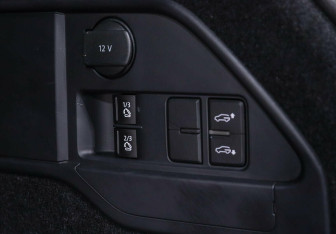 Подержанный автомобиль Volkswagen Touareg 2015 года (13 фото)