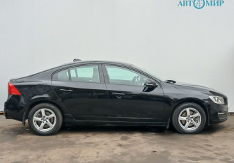 Подержанный автомобиль Volvo S60 2016 года (4 фото)