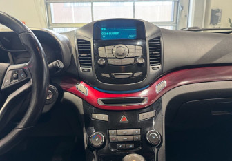 Подержанный автомобиль Chevrolet Orlando 2014 года (16 фото)