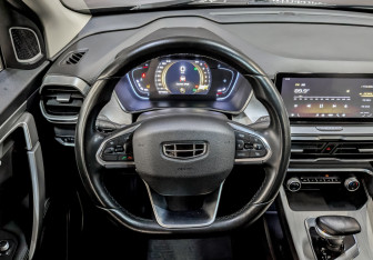 Подержанный автомобиль Geely Coolray 2022 года (21 фото)