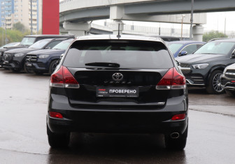 Подержанный автомобиль Toyota Venza 2013 года (6 фото)