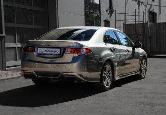 Подержанный автомобиль Honda Accord Sedan 2008 года (4 фото)