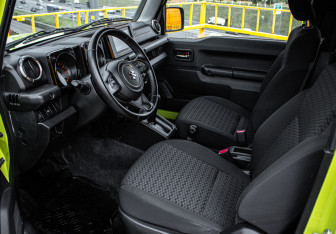 Подержанный автомобиль Suzuki Jimny 2021 года (12 фото)