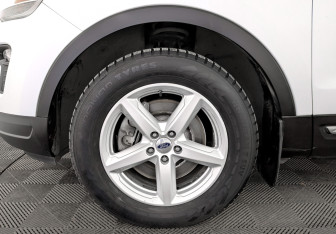 Подержанный автомобиль Ford Explorer 2018 года (18 фото)