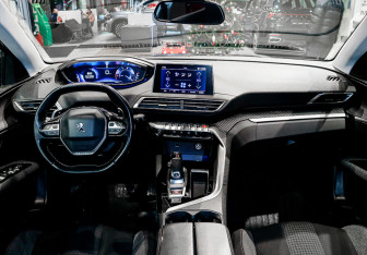 Подержанный автомобиль Peugeot 3008 2019 года (17 фото)