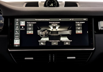 Подержанный автомобиль Porsche Cayenne 2019 года (15 фото)