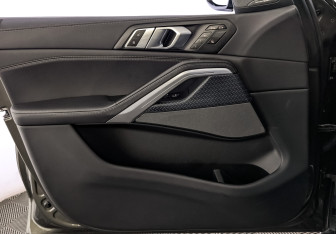 Подержанный автомобиль BMW X6 2020 года (19 фото)