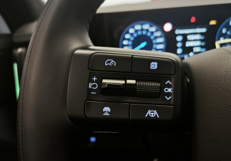 Подержанный автомобиль Hyundai Santa Fe 2023 года (20 фото)
