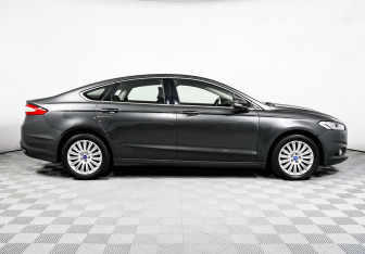 Подержанный автомобиль Ford Mondeo Sedan 2015 года (4 фото)