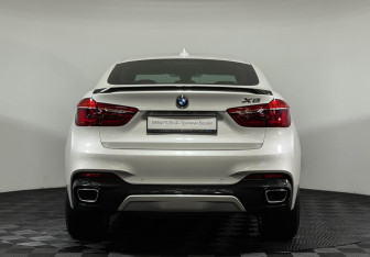 Подержанный автомобиль BMW X6 2019 года (4 фото)