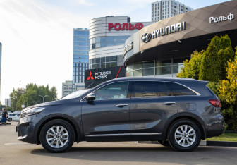 Подержанный автомобиль Kia Sorento 2019 года (6 фото)