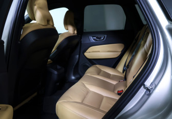 Подержанный автомобиль Volvo XC60 2019 года (12 фото)
