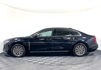 Подержанный автомобиль Hongqi H5 2023 года (8 фото)