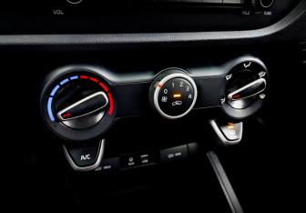 Подержанный автомобиль Kia Rio Hatchback 2019 года (26 фото)