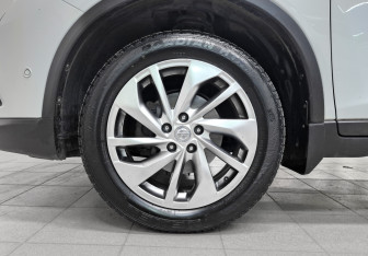 Подержанный автомобиль Nissan X-Trail 2017 года (20 фото)