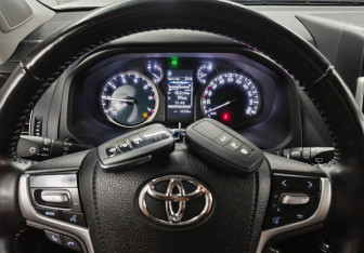 Подержанный автомобиль Toyota Land Cruiser Prado 2021 года (23 фото)