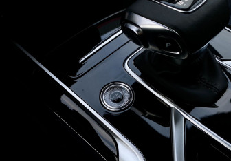 Подержанный автомобиль Hongqi HS5 2023 года (18 фото)