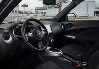Подержанный автомобиль Nissan Juke 2014 года (9 фото)