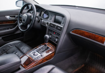 Подержанный автомобиль Audi A6 Sedan 2006 года (10 фото)
