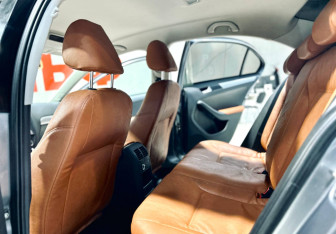 Подержанный автомобиль Volkswagen Jetta Sedan 2015 года (13 фото)