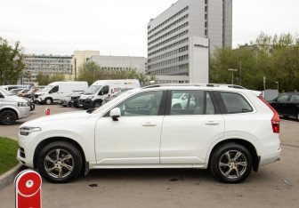 Подержанный автомобиль Volvo XC90 2019 года (6 фото)