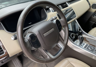 Подержанный автомобиль Land Rover Range Rover Sport 2018 года (14 фото)