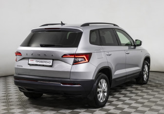 Подержанный автомобиль Skoda Karoq 2021 года (5 фото)