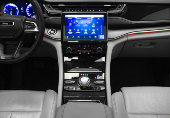 Подержанный автомобиль Jeep Grand Cherokee 2022 года (19 фото)