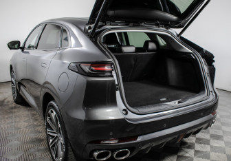 Подержанный автомобиль Changan UNI-K 2024 года (19 фото)