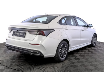 Подержанный автомобиль Omoda S5 2023 года (5 фото)